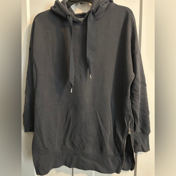 Aerie Sweatshirt - Picture 1 of 2